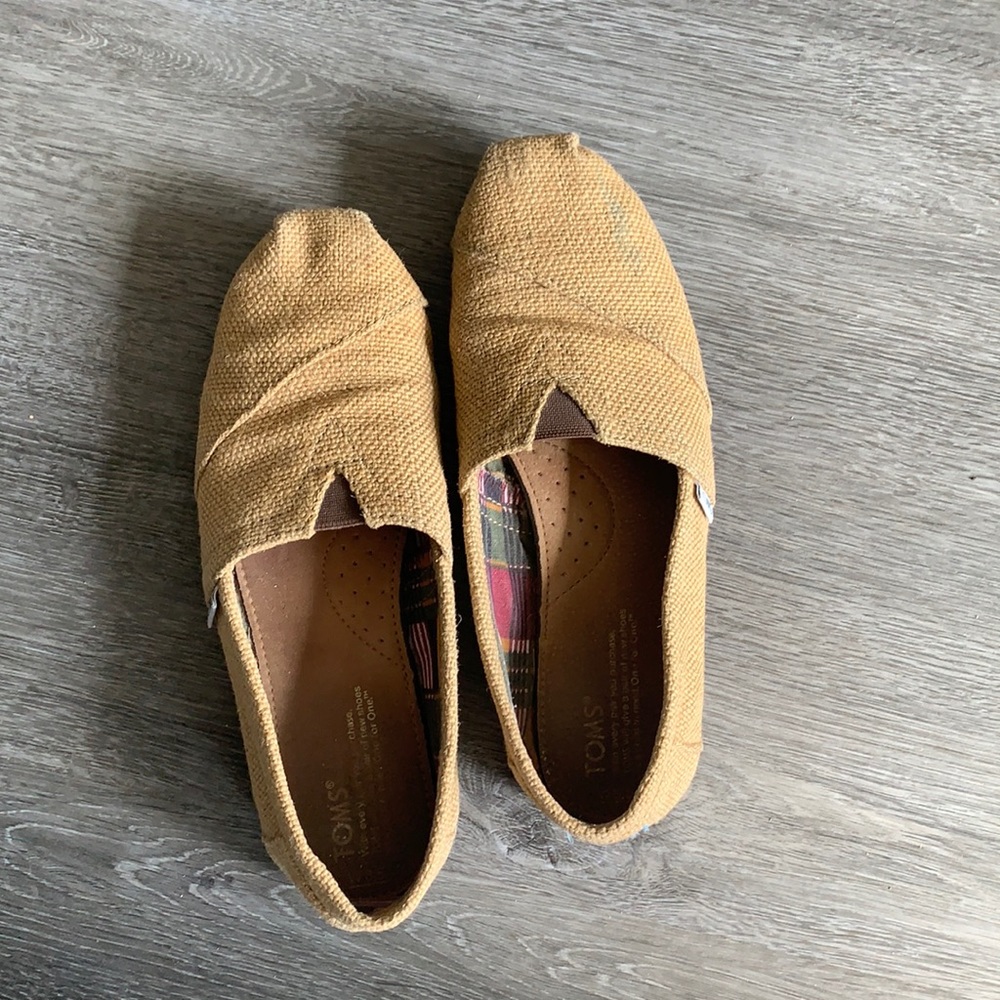 Toms